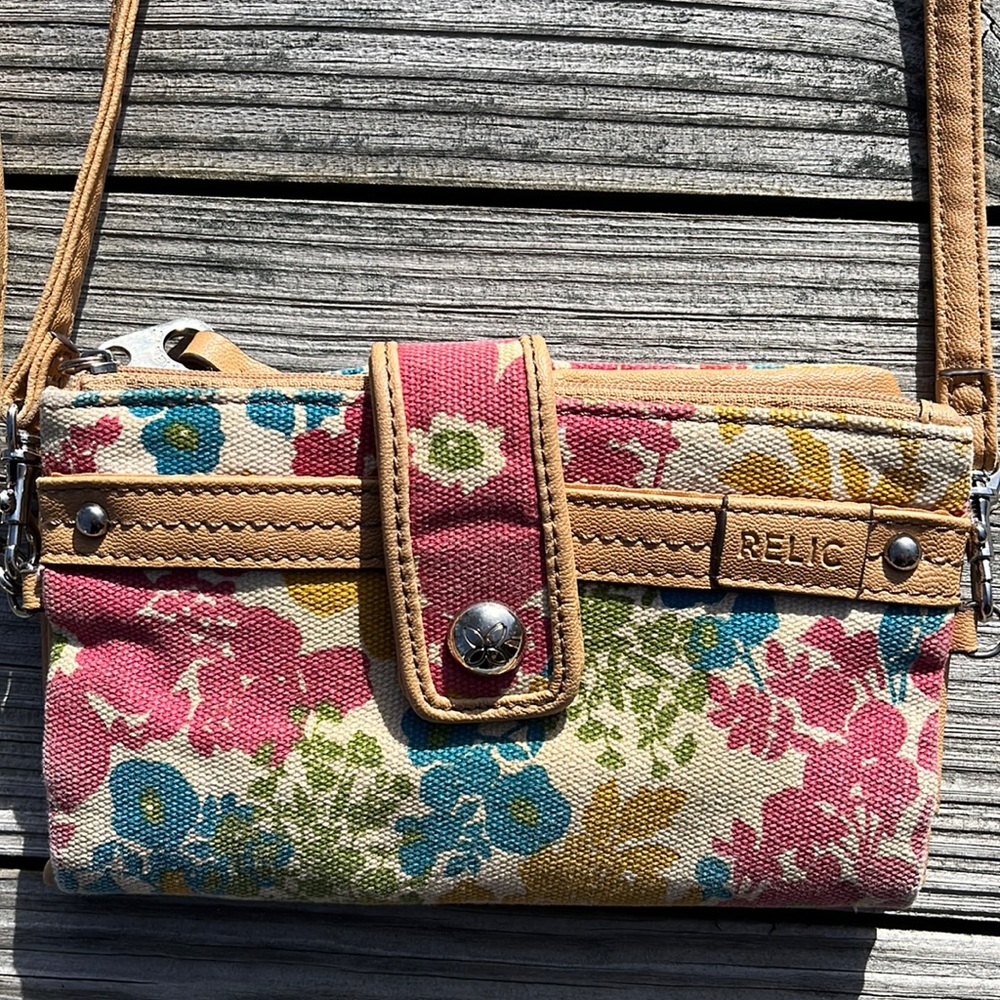 Relic cloth crossbody wallet